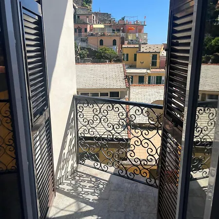 The Spot * Vernazza
